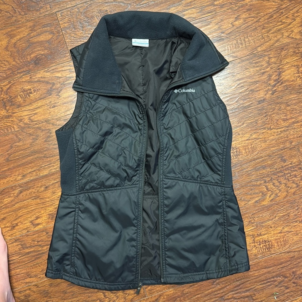 Columbia vest